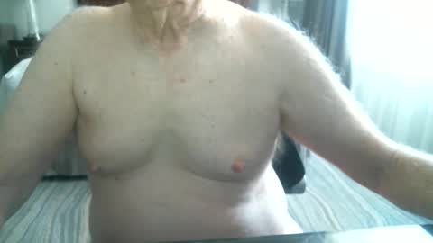 sjbottomboi online show from June 1, 3:47 pm