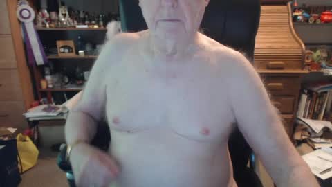 sjbottomboi online show from July 17, 3:39 pm