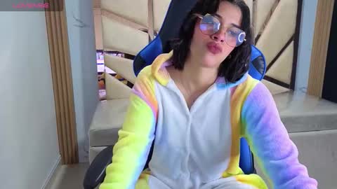 skaller_james_a online show from February 16, 1:07 pm