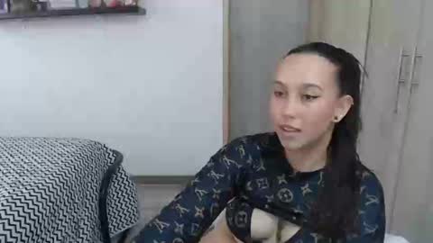 Alice online show from December 23, 5:43 pm