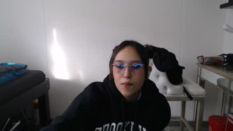 Alice online show from February 6, 9:17 pm