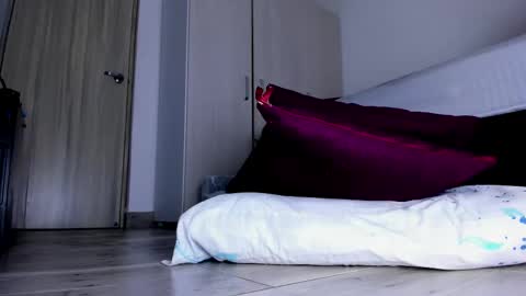 Snapshot of skarletsexy chatting on October 20, 3:40 am Skarlet online show from October 20, 3:40 am