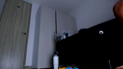 Snapshot of skarletsexy chatting on November 3, 4:03 am Skarlet online show from November 3, 4:03 am