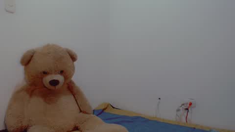 Snapshot of skarlett2072 chatting on December 7, 10:34 am Arlett online show from December 7, 10:34 am