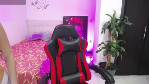 Scarlet online show from May 6, 10:26 pm