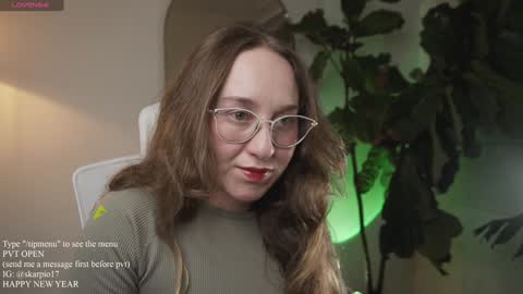 Im Scarlett  ONLINE  5pm-10pm NYC time  online show from January 3, 2:10 am