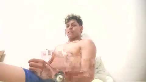 skennycuteboys online show from January 18, 4:49 am