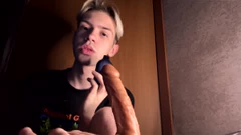 Snapshot of skibatryanka chatting on February 23, 9:45 pm SKIBA online show from February 23, 9:45 pm