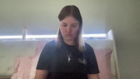 Snapshot of skiimaskabby chatting on April 22, 5:14 pm skiimaskabby online show from April 22, 5:14 pm