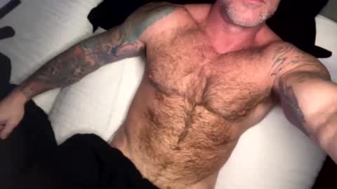 Snapshot of skimaskedbeef chatting on February 6, 9:32 am BEEF online show from February 6, 9:32 am