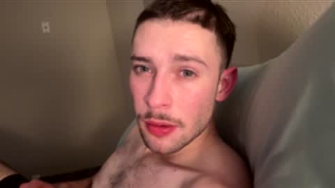 Snapshot of skinndick214 chatting on November 25, 10:26 am daddy online show from November 25, 10:26 am