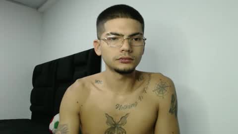 Snapshot of skinny_badboy chatting on February 16, 3:13 am E R O S online show from February 16, 3:13 am