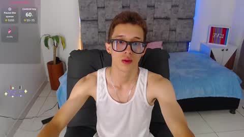 Snapshot of skinny_bigcock20 chatting on February 4, 9:09 pm skinny_bigcock20 online show from February 4, 9:09 pm