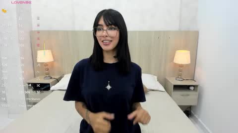 Emily Rojas online show from March 13, 7:31 pm