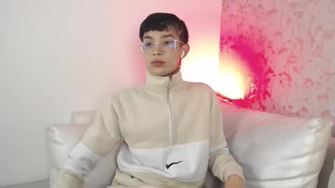 Snapshot of skinny_office chatting on February 8, 12:52 pm David online show from February 8, 12:52 pm