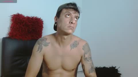 Snapshot of skinnydevil1 chatting on February 15, 7:51 am skinnydevil1 online show from February 15, 7:51 am