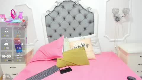 SkinnyGirl online show from February 5, 7:07 pm