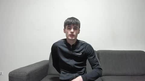 Snapshot of skinnyguywithbigd chatting on January 1, 10:00 am skinnyguywithbigd online show from January 1, 10:00 am