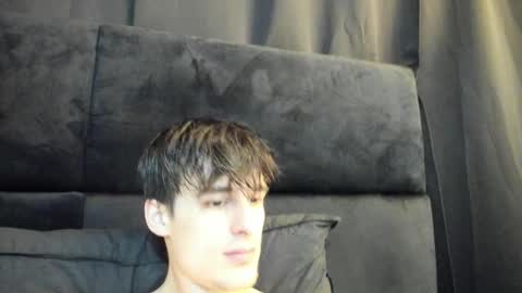 Snapshot of skinnyguywithbigd chatting on March 9, 12:00 am skinnyguywithbigd online show from March 9, 12:00 am