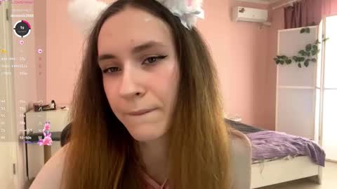 Snapshot of skinnykittymeow chatting on September 15, 10:04 am Lola online show from September 15, 10:04 am