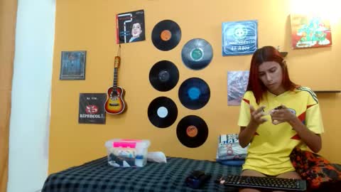 Snapshot of skinnyverus18 chatting on October 19, 7:03 pm VERUS online show from October 19, 7:03 pm