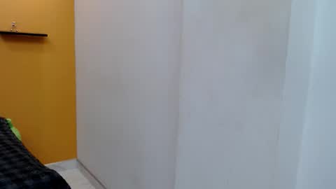 Snapshot of skinnyverus18 chatting on February 26, 7:35 pm VERUS online show from February 26, 7:35 pm