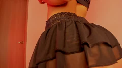 Snapshot of skinnyy__016__ chatting on June 13, 5:05 am Skinnyy online show from June 13, 5:05 am