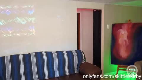 Snapshot of skittleskirby chatting on October 3, 10:07 pm Skittles Kirby online show from October 3, 10:07 pm