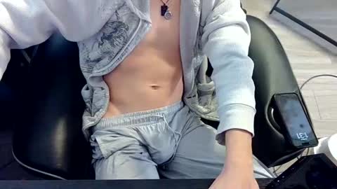 skrogdog online show from May 31, 5:31 pm