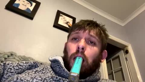 skuzzy25 online show from January 3, 11:33 pm