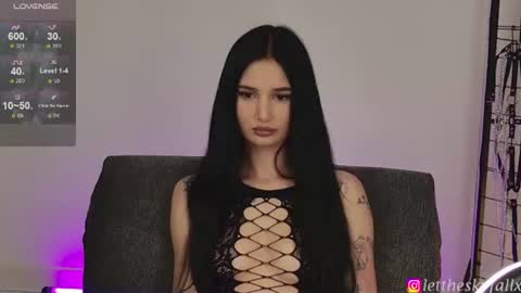 Snapshot of sky011fall chatting on June 14, 10:45 pm Eliza online show from June 14, 10:45 pm