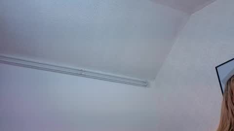 sky_johnson_ online show from May 22, 7:19 pm