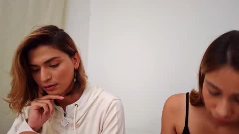 Vi online show from May 10, 10:26 pm