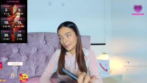 Snapshot of skye_moore chatting on October 21, 12:06 pm skye moore online show from October 21, 12:06 pm
