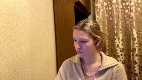 skyedavis online show from December 20, 7:10 pm