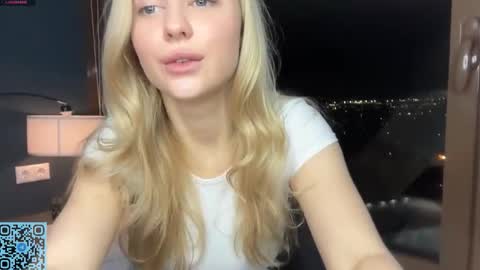 Skye online show from November 2, 7:05 pm