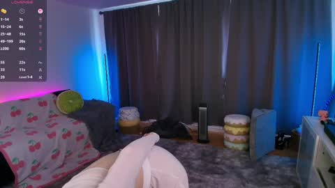 Skye Watson online show from April 14, 6:03 pm