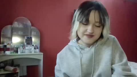 Snapshot of skylaporter1 chatting on November 28, 10:29 am your little angel Masha online show from November 28, 10:29 am