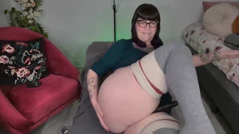 skylar bird online show from December 25, 4:33 am