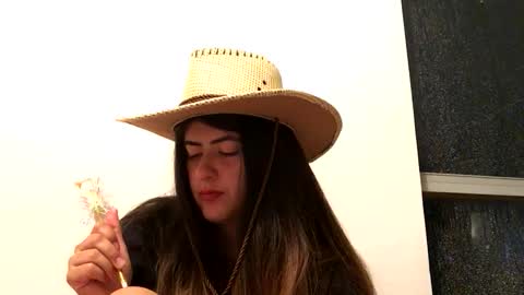 Skyler online show from December 20, 2:51 am