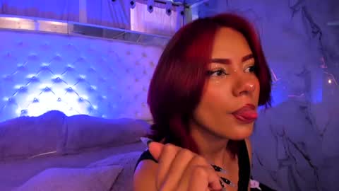 Snapshot of skyler_rouse chatting on August 4, 7:27 pm skyler_rouse online show from August 4, 7:27 pm