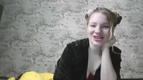 Snapshot of skyler_wans chatting on February 15, 9:37 pm Skyler online show from February 15, 9:37 pm