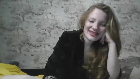 Snapshot of skyler_wans chatting on February 17, 12:54 am Skyler online show from February 17, 12:54 am