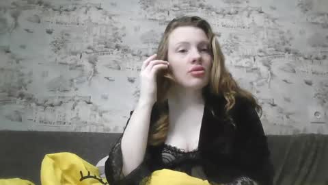 Snapshot of skyler_wans chatting on February 22, 9:37 pm Skyler online show from February 22, 9:37 pm