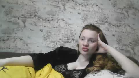 Snapshot of skyler_wans chatting on February 23, 12:41 am Skyler online show from February 23, 12:41 am
