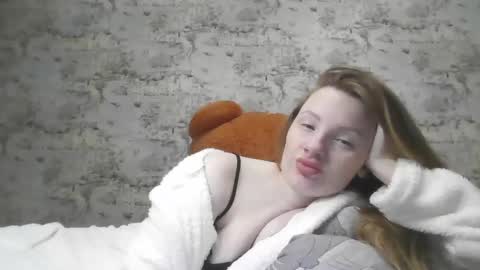 Snapshot of skyler_wans chatting on February 28, 1:15 am Skyler online show from February 28, 1:15 am