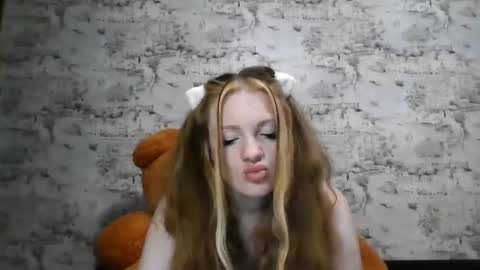 Snapshot of skyler_wans chatting on September 24, 6:11 pm Skyler online show from September 24, 6:11 pm