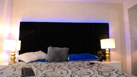 SKYLERBIGXXX online show from May 6, 4:19 am