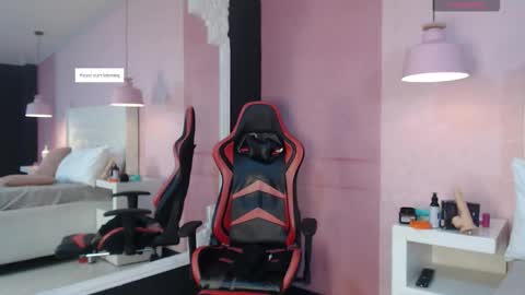 skylerbloom online show from September 29, 3:33 am