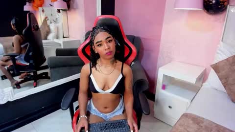 skylerbloom online show from October 24, 3:36 am